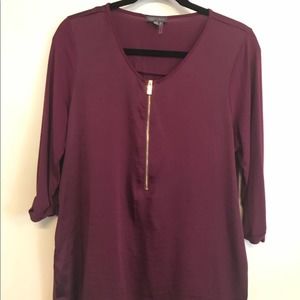 Vince Camuto Dressy Top Wine Size Medium